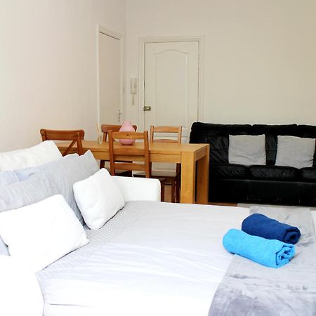 Large Garden Apartment On Golders Green High Road London Ngoại thất bức ảnh