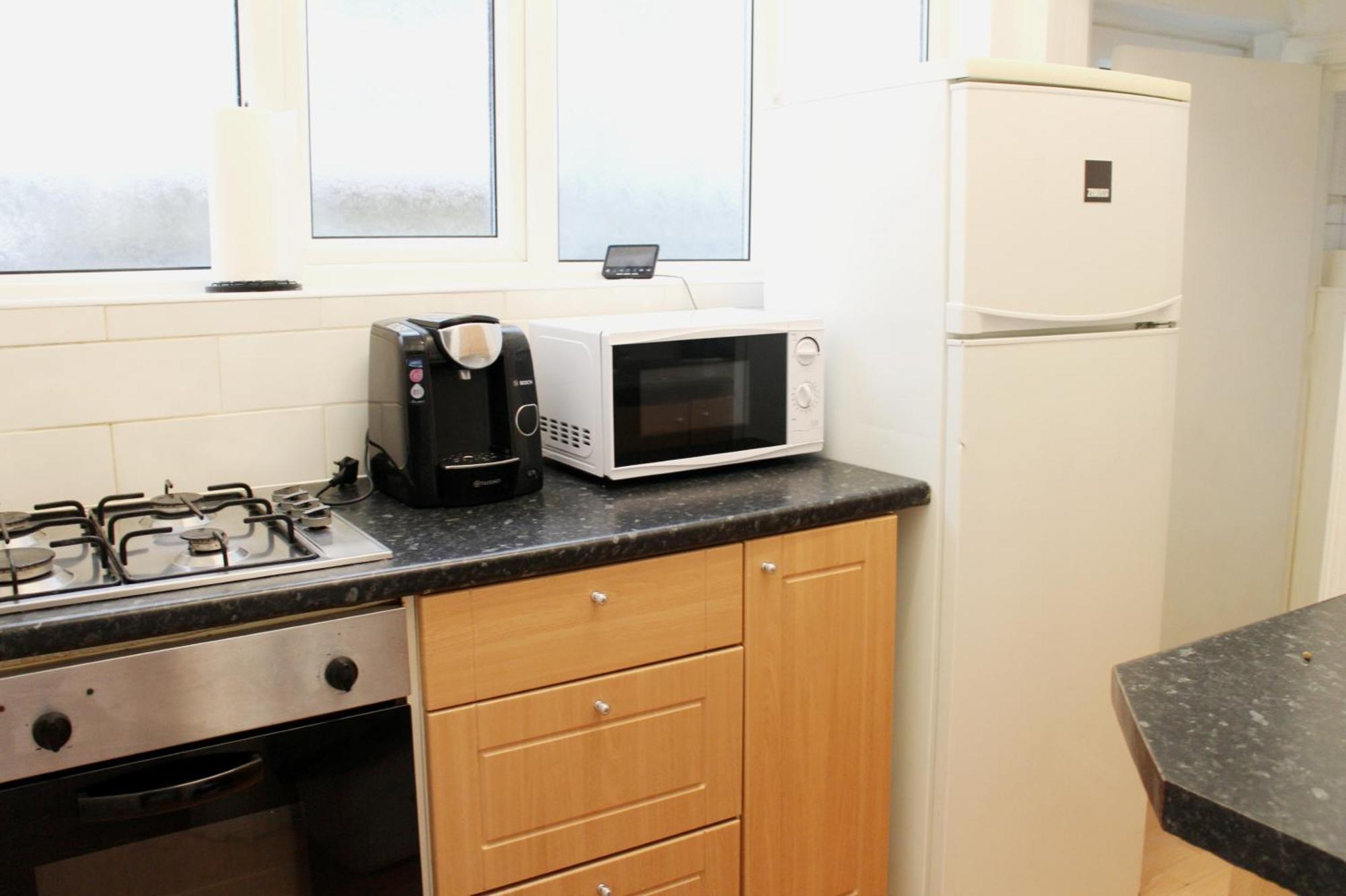 Large Garden Apartment On Golders Green High Road London Ngoại thất bức ảnh