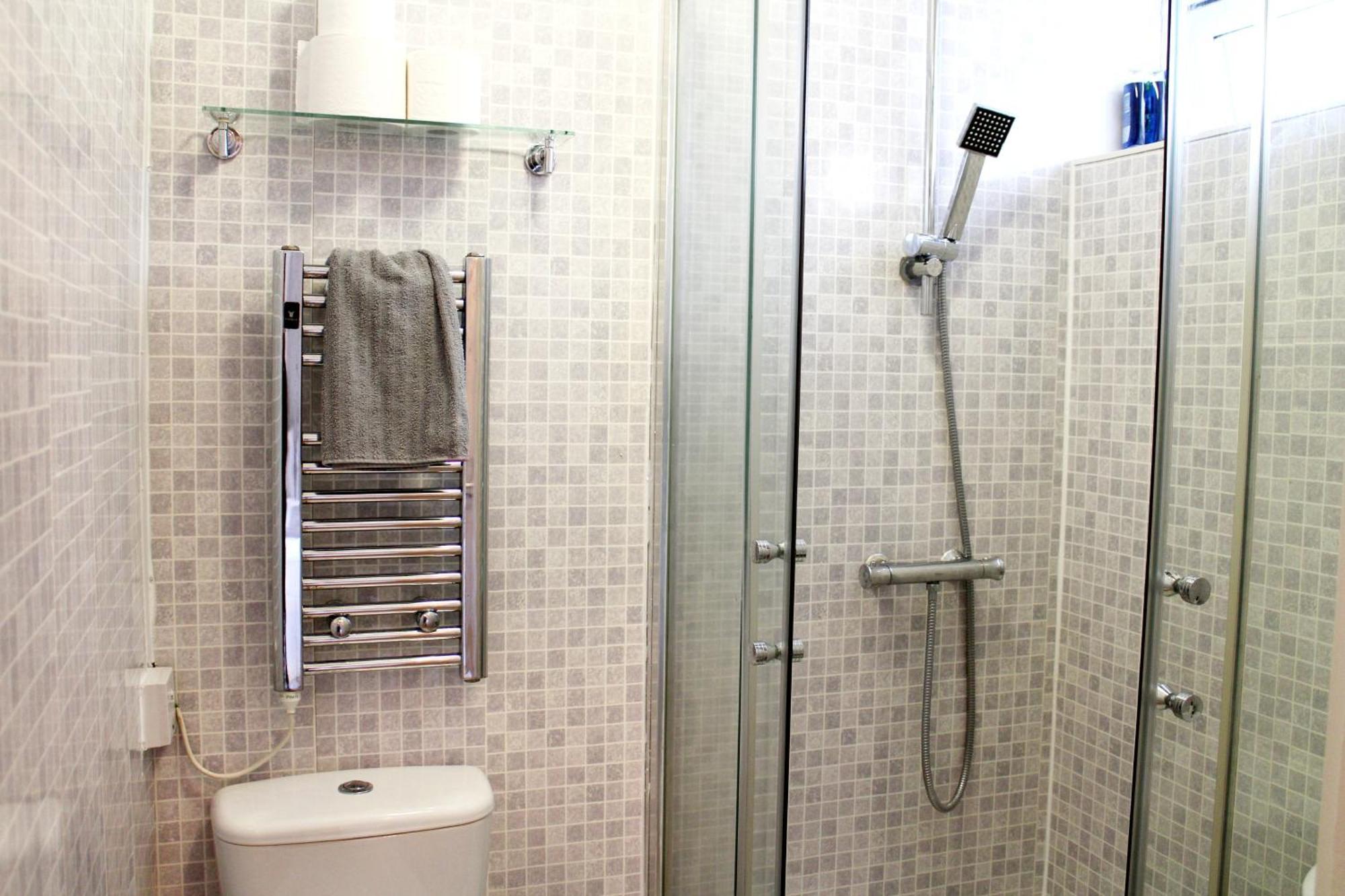 Large Garden Apartment On Golders Green High Road London Ngoại thất bức ảnh